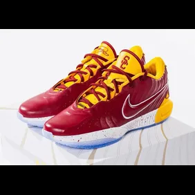 Nike-LeBron-21-USC-Trojans-PE-1