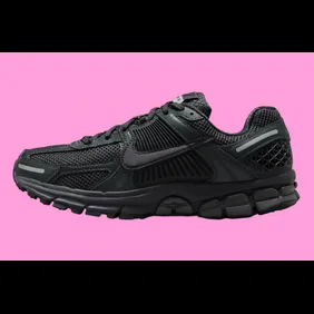 Nike-Zoom-Vomero-5-Triple-Black-FQ7079-002-1