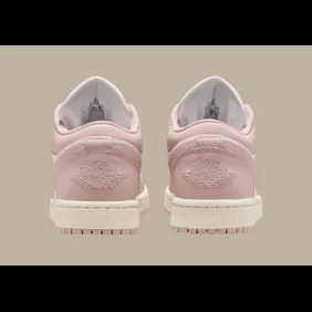 Air-Jordan-1-Low-Pink-Oxford-DC0774-162-4